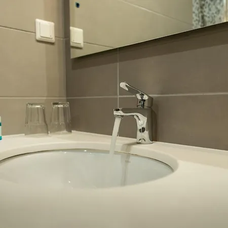Hotel Neos Ikaros 2*