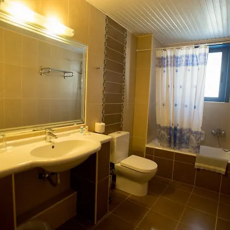 Hotel Neos Ikaros 2*
